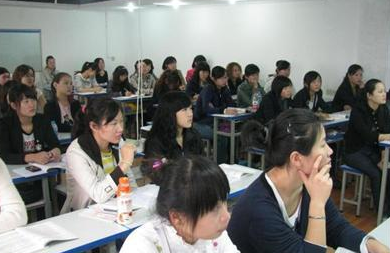 正規(guī)西班牙語(yǔ)培訓(xùn)班多少錢(qián)？